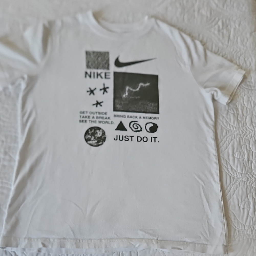 Nike White Graphic Tee with Iconic Design